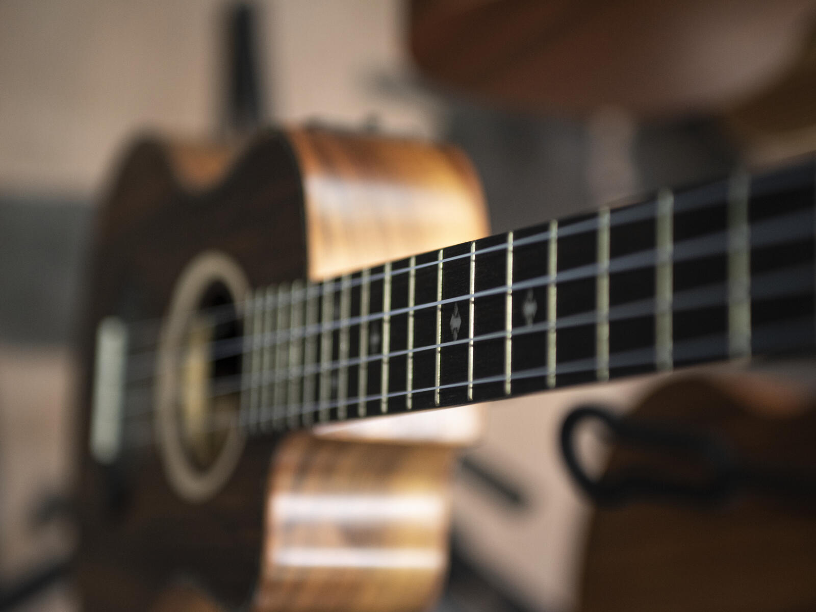 DIMAVERY UK-200 Tenor Ukulele, Koa - Image 5