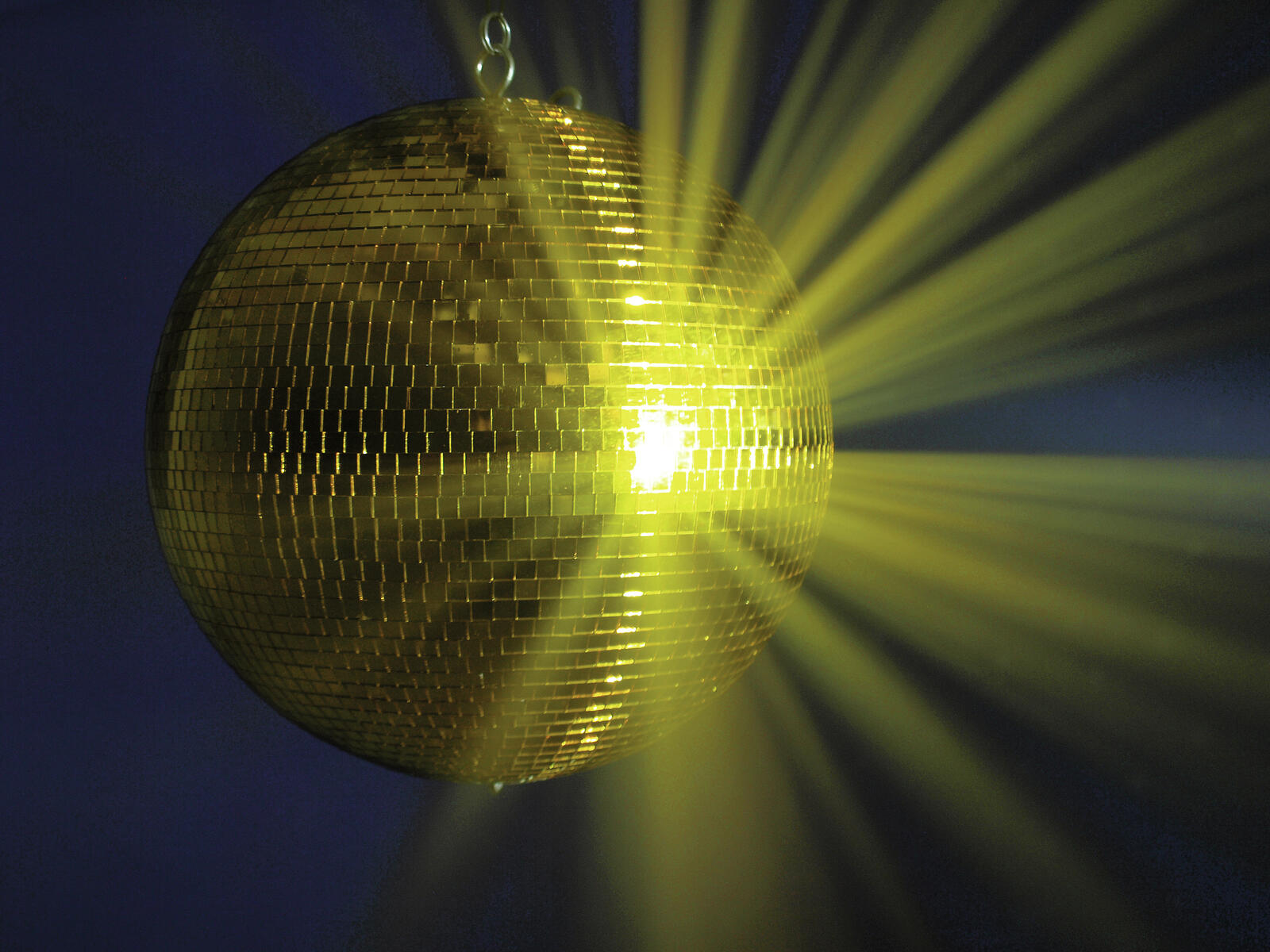 EUROLITE Mirror Ball 40cm gold - Image 3