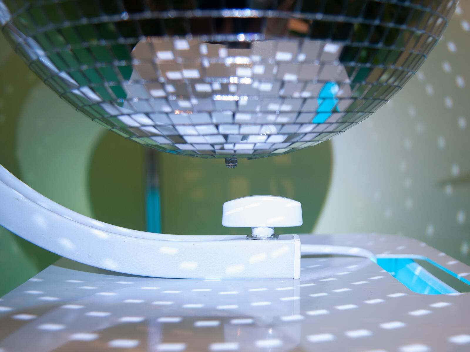 EUROLITE Stand Mount with Motor for Mirror Balls up to 50cm wh + Quick Link - Image 5